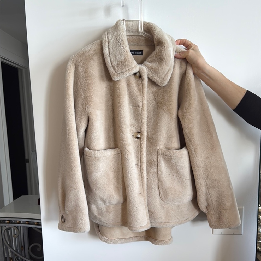 Cream Teddy Jacket with Collared Neckline and Relaxed Fit size small